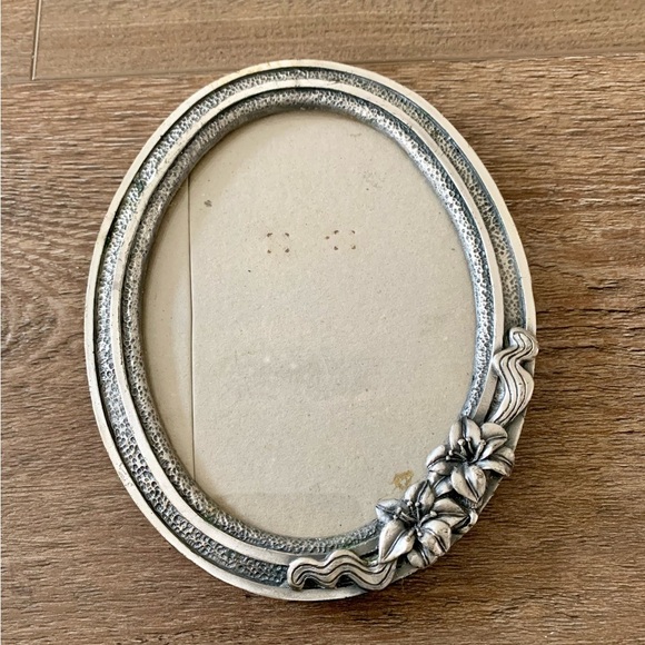 Vintage metal frame 6/7 inch - Picture 10 of 12